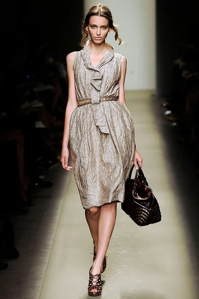 Look 24